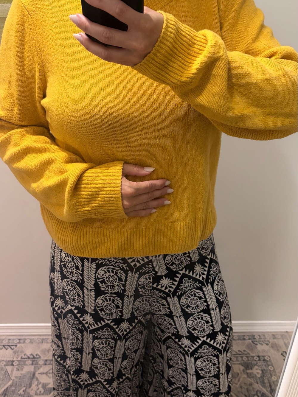 ✨3/$30 GAP Women's Mustard Crewneck Sweater